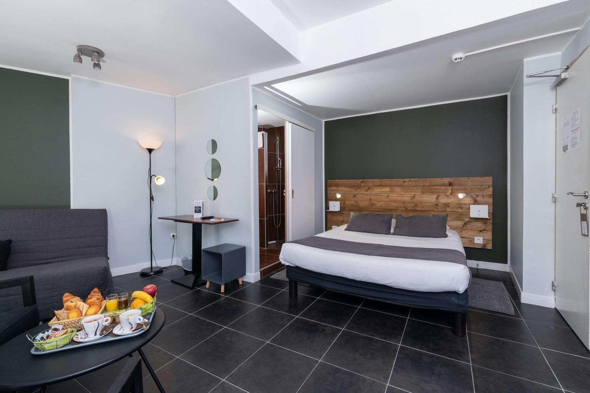 Celenya Hotel Toulon Luaran gambar