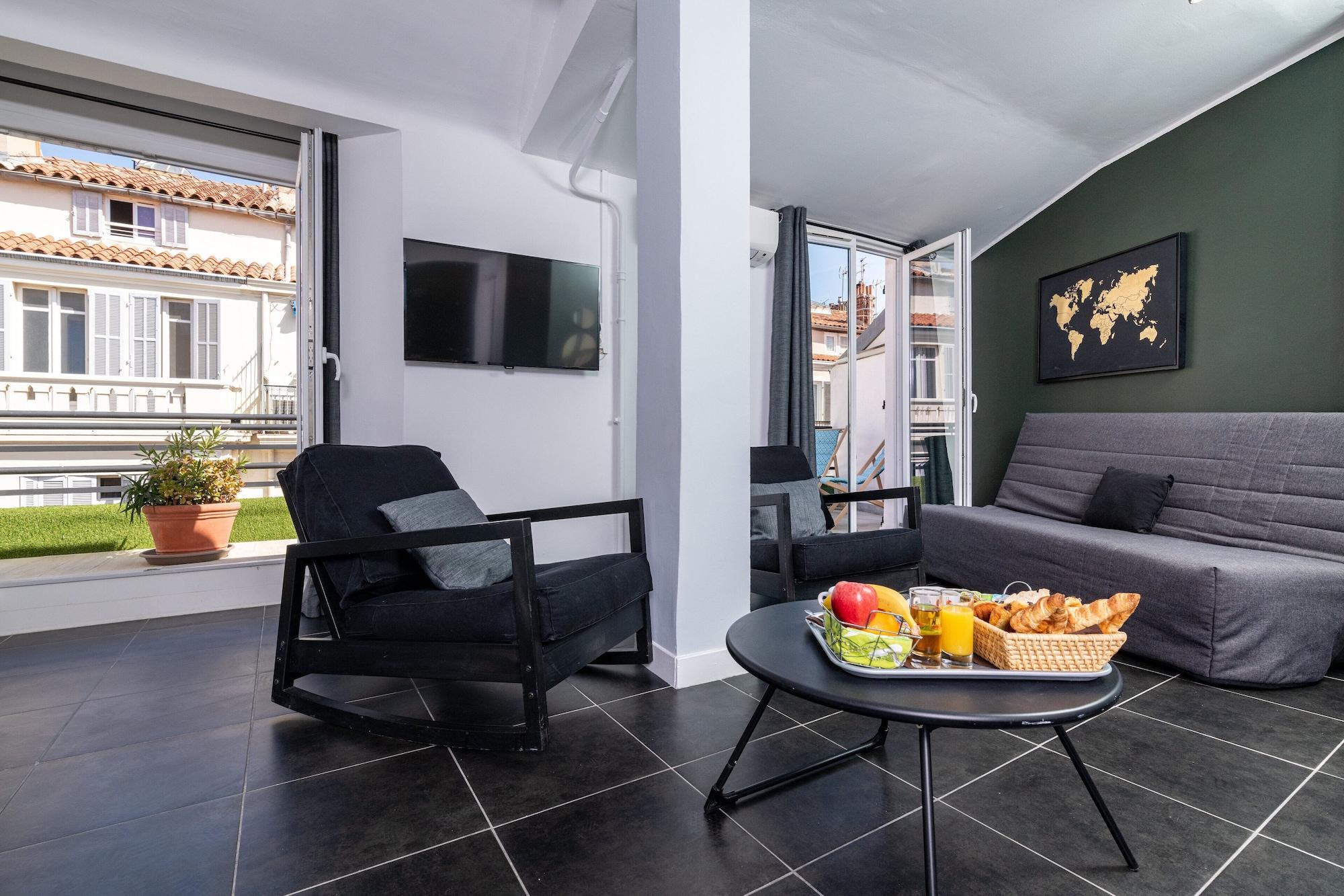 Celenya Hotel Toulon Luaran gambar