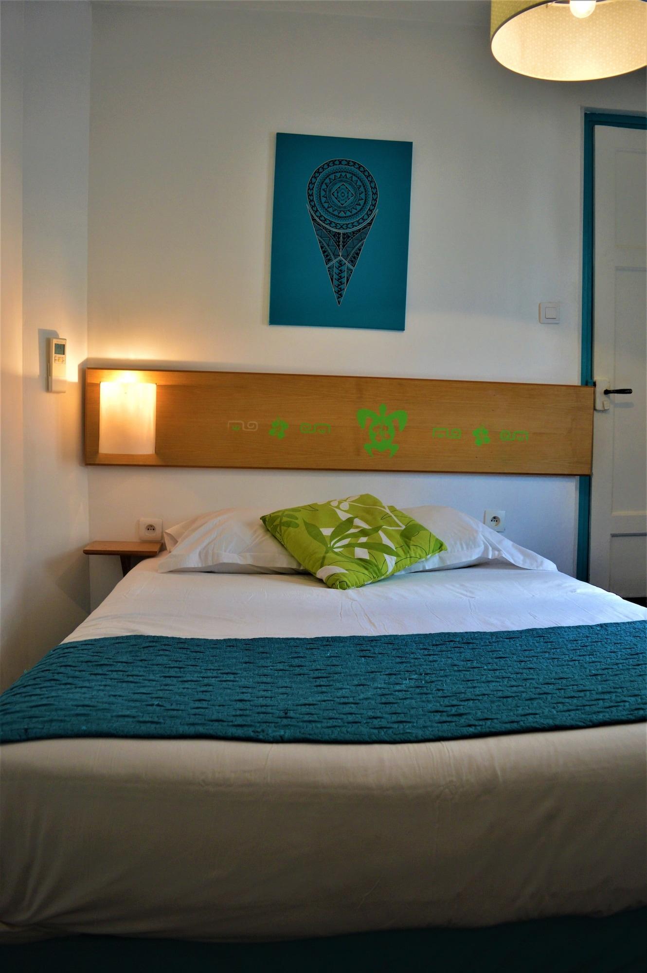 Celenya Hotel Toulon Luaran gambar