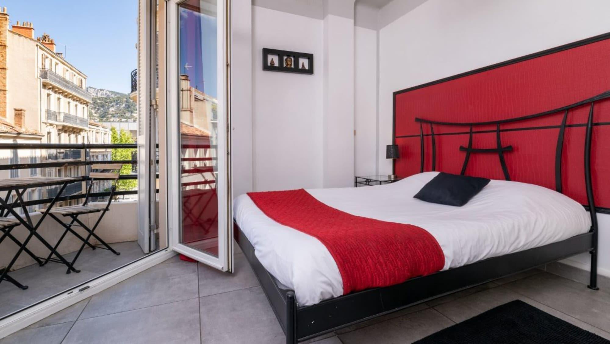 Celenya Hotel Toulon Luaran gambar