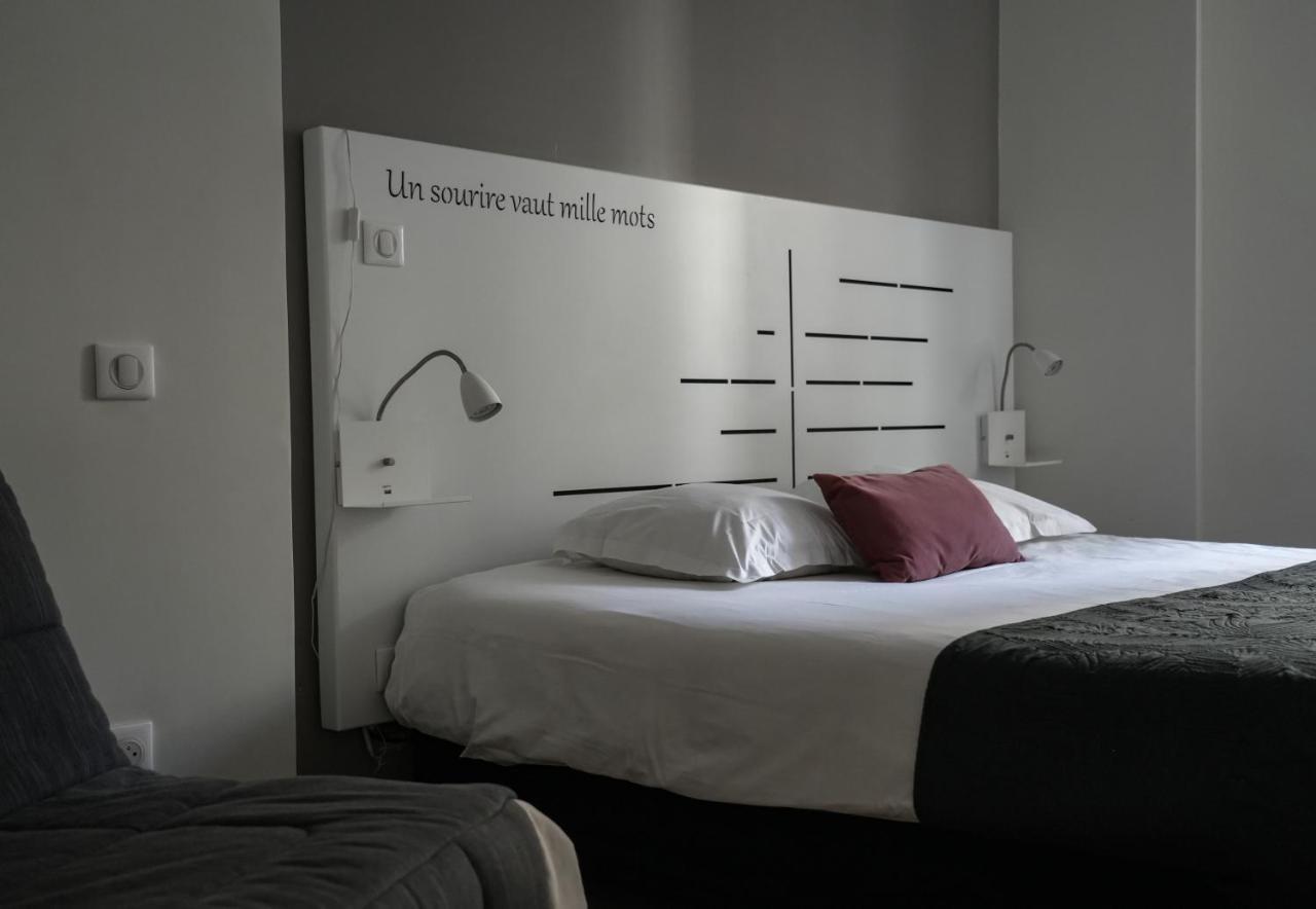 Celenya Hotel Toulon Luaran gambar