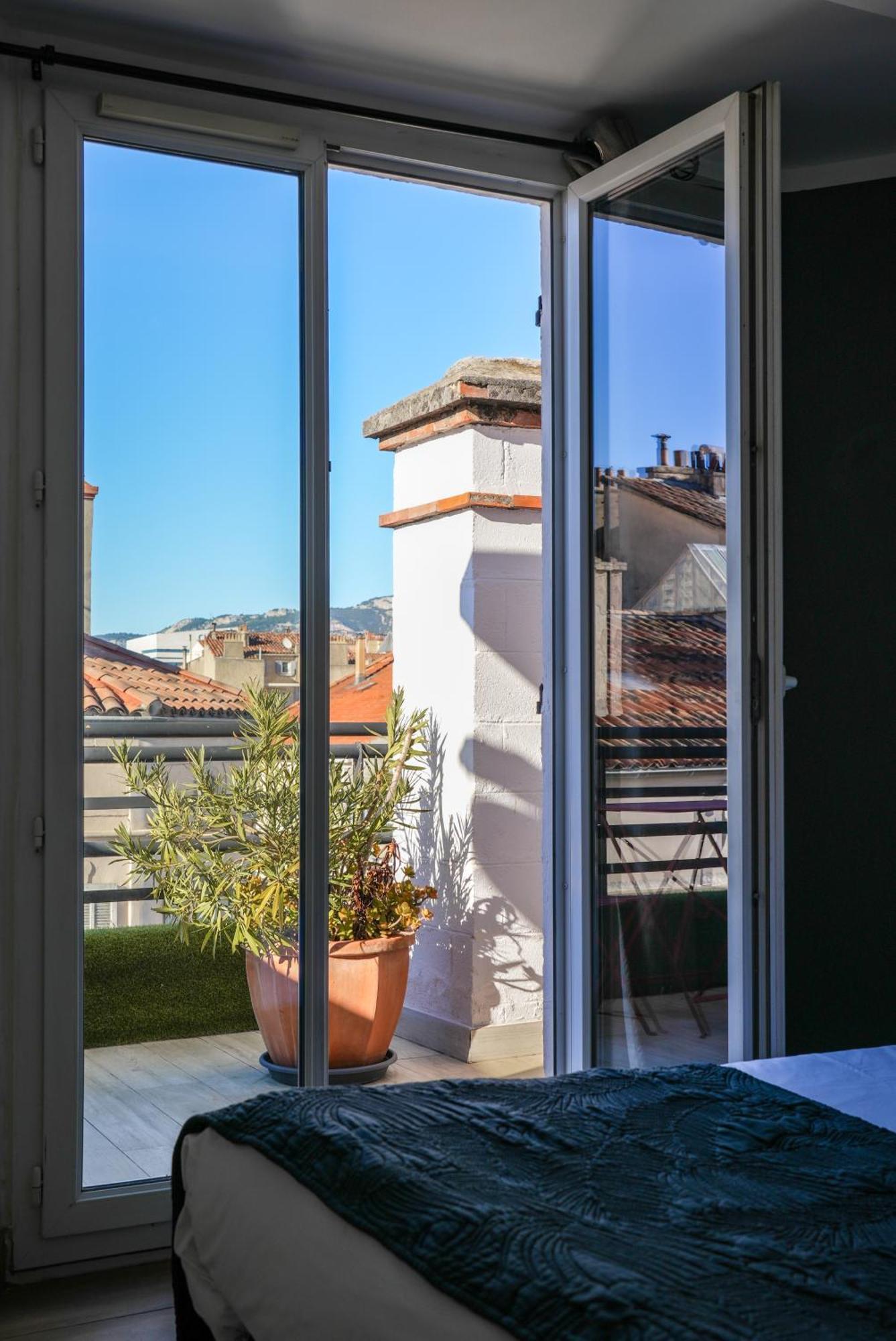 Celenya Hotel Toulon Luaran gambar