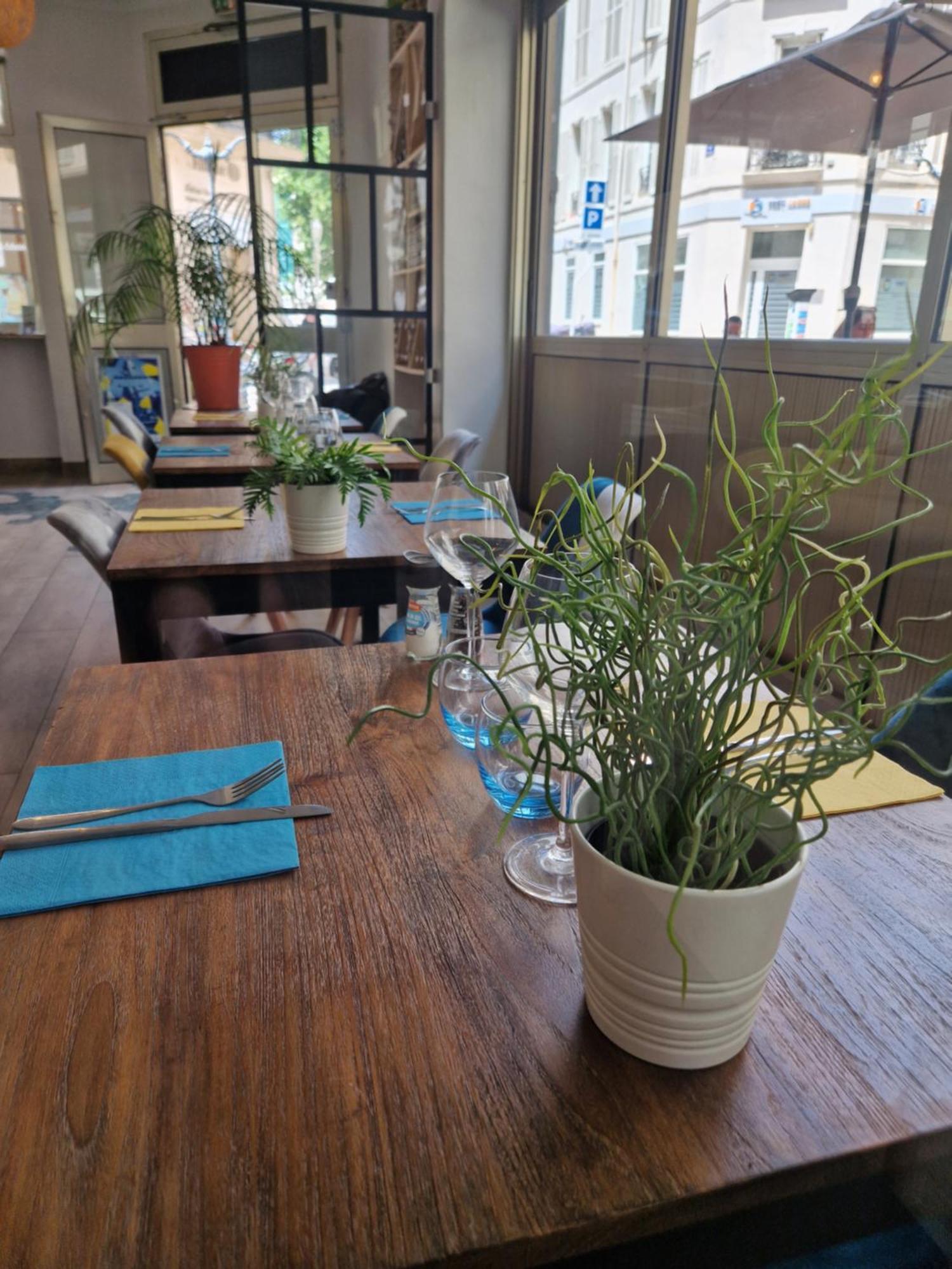 Celenya Hotel Toulon Luaran gambar